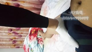 漂亮妹子足交