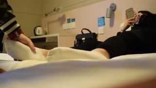 美女大学生被舔白袜脚