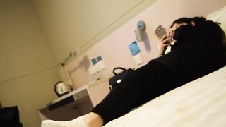 美女大学生被舔白袜脚