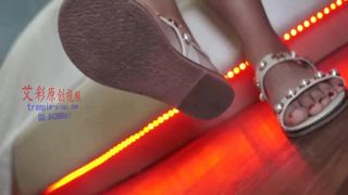 大一小女生穿凉鞋嫩脚叫我跪舔 Asian Chinese Foot Fetish