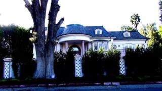 Welcome to Mean-Girl-Manor