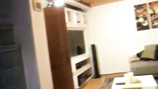 hot Deutsch Brünette masturbiert Blasen ein Gesicht gefangen