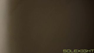 可爱模特高跟鞋水踩脸