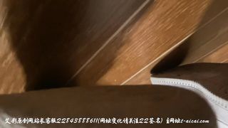 舔学妹的小白鞋底恋足