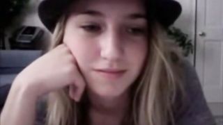 Awesome blonde webcam