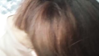 SCHLAMPE LUTSCHT MEINEN SCHWANZ