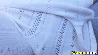 Gorgeous Babe Fucks her Sweet Looking Pussy