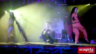 amateur nude stage concert 2