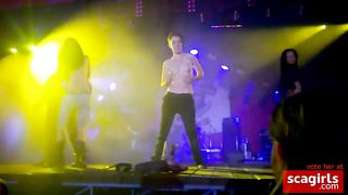 amateur nude stage concert 2