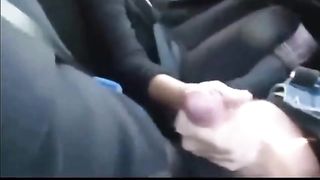 Female Uber Driver Gives Her Passenger A Handjob