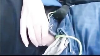 Female Uber Driver Gives Her Passenger A Handjob