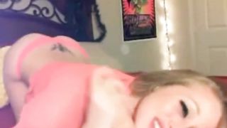 Webcam girl sucks a dildo