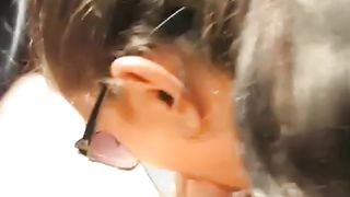 pompino in auto all'aperto