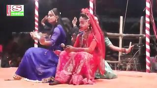 CUSHION TO INDIAN WOMEN