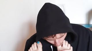 Suck my Toes Slave - go as Deep as you can