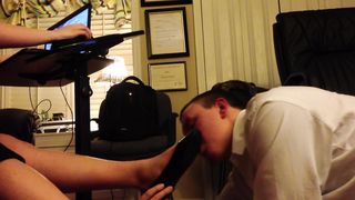 Cleaning Ballet Flats and Feet as she Ignores me and Plays Minecraft Part 1