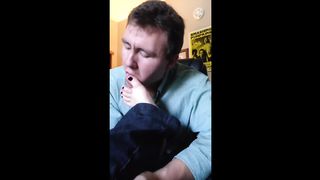 Amateur Dirty Soles Cleaning and Feet Worship