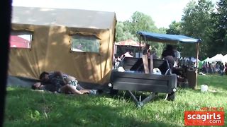 Young couple thought they could fuck at a concert unnoticed