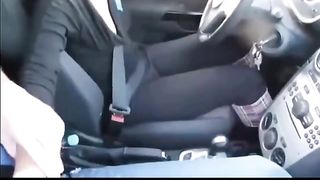 Female Uber Driver Gives Her Passenger A Handjob 2