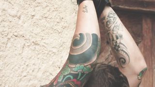 FrolicMe - Katana - Just Hanging