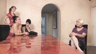 Sissie receives his award