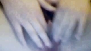 Cutie Plays Gets Naked and Plays with Herself Chatrandom