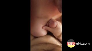 She strokes to cumshot wichsen bis zum Schluss