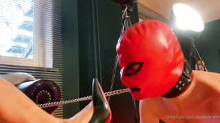 Evilwoman enjoyng with fan