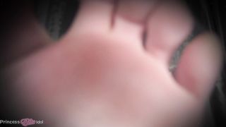 Worship Goddess Ellie's Princess Feet