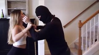 Hitwoman scissor assassin multiple hits
