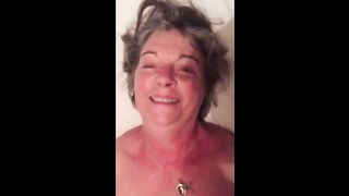 La catholique Odile demande des bites