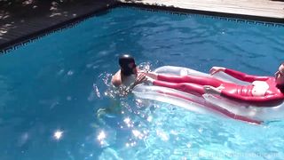 TheEnglishMansion - clinic - Pool Ride