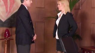 TheEnglishMansion - lounge - Office Discipline