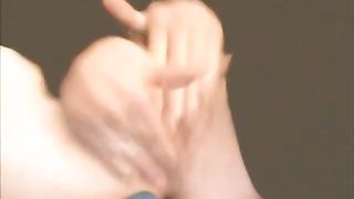 Girl works her way to orgasm