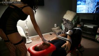 GoddessAmirha - First time eating - (feeding only)