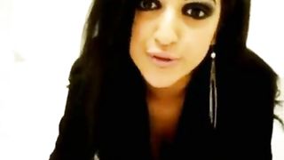 arab girl twerking with a fat ass