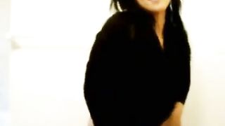 arab girl twerking with a fat ass