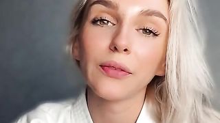 Blonde Girl Stream Kicks