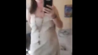 Hot white chick show her body on Periscope