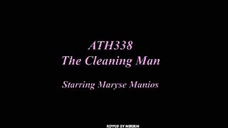 MM dominates another weak man