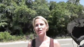 Hot deutsche Schlampe zahlt für den Autoreparaturservice