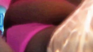 2 Huehner im Pool auf Mallorca