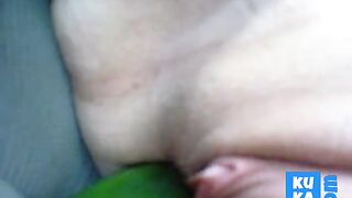 Tuga Lena fucks with vegetable