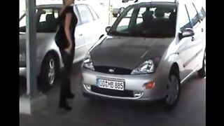 Hot blonbe babe doing blowjob and cumshot in the car