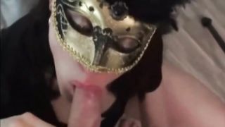 Elle fait sa grosse salope a l'hotel