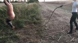 Sadistin Sara Stahl Bullwhipping outdoor