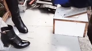 Boot cleaning street side