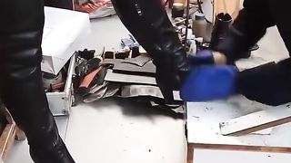 Boot cleaning street side