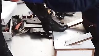 Boot cleaning street side