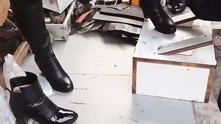 Boot cleaning street side
